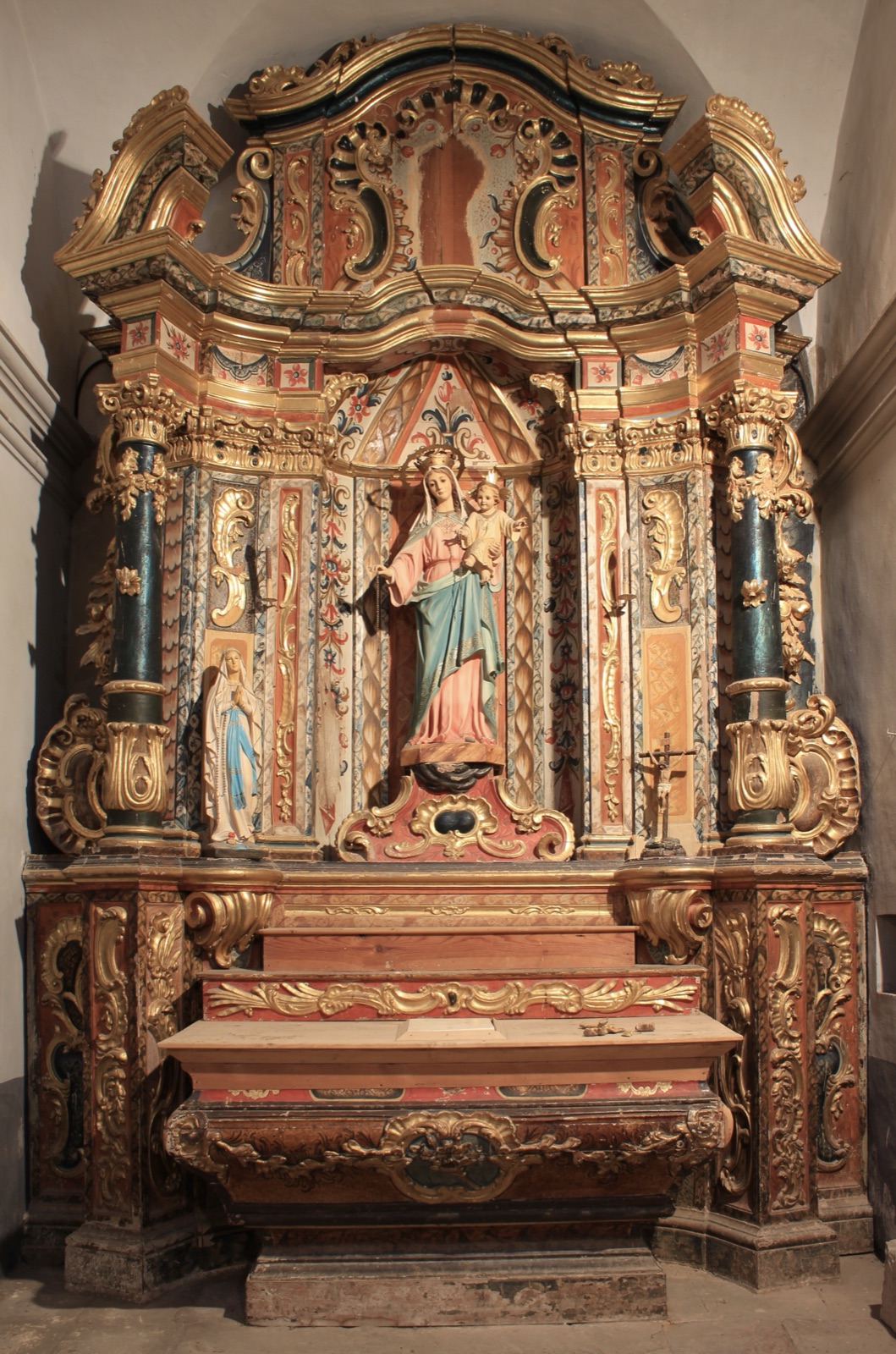Retablo antes de la intervención